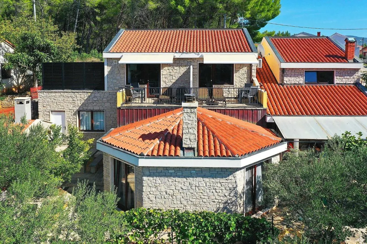 Alsano, No 2 Apartment Basic Croatia